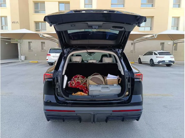 Car image 28