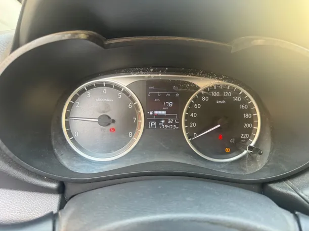 Car image 18