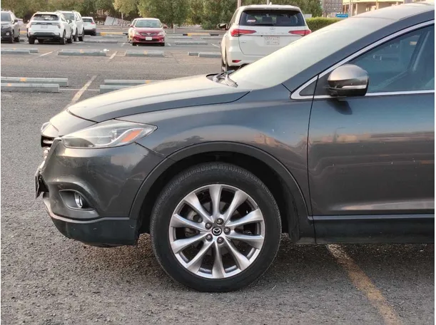 Car image 9