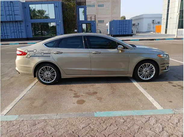 Car image 8