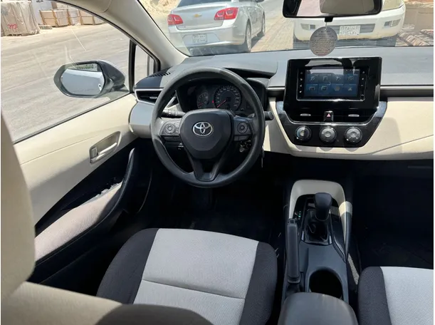 Car image 19