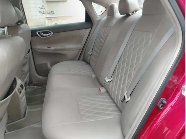 Car image 18