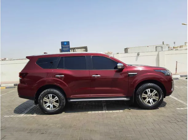 Car image 8