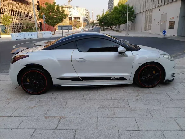 Car image 4