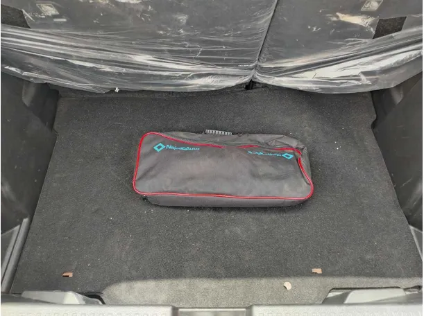 Car image 27