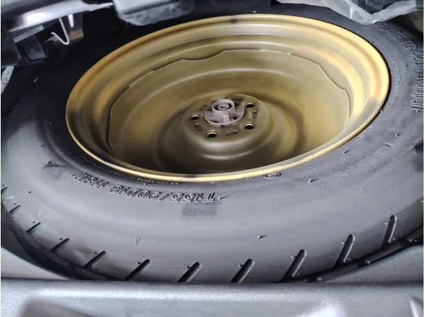 Car image 39