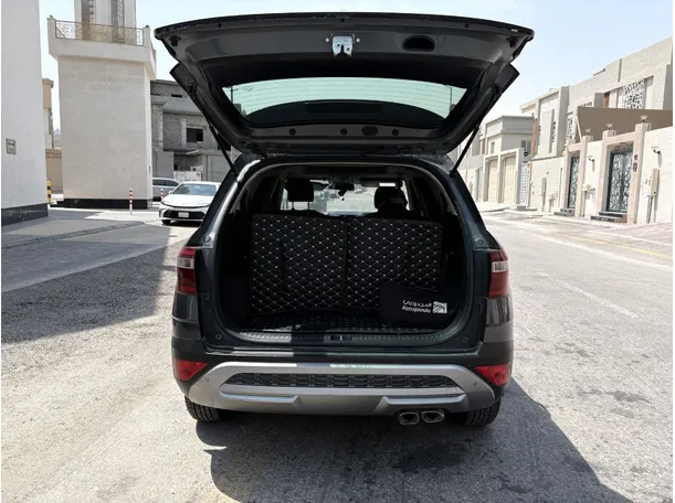 Car image 25