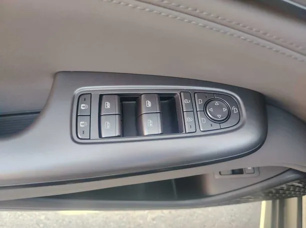 Car image 36