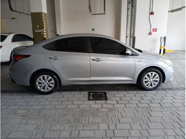 Car image 8