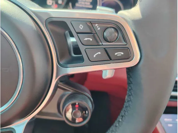 Car image 27
