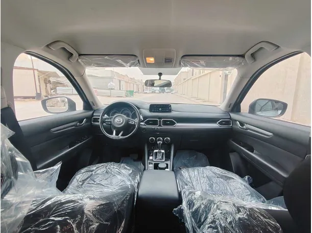 Car image 18