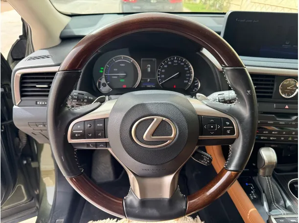 Car image 18