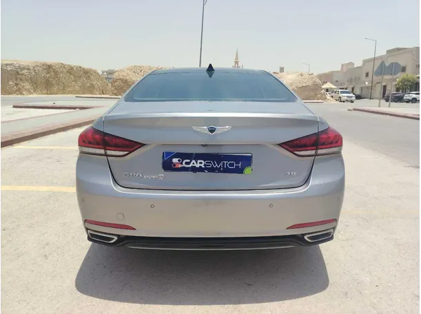 Car image 6