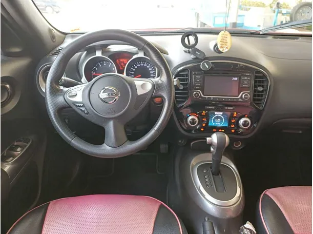 Car image 17