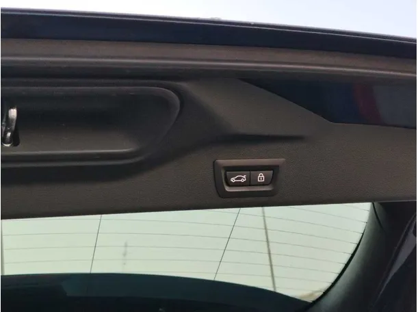 Car image 36