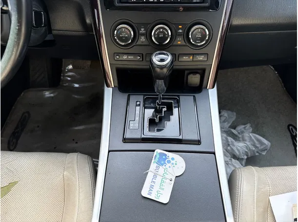 Car image 19