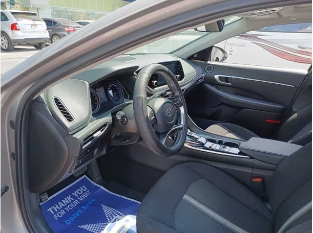 Car image 11