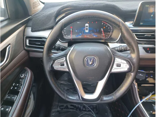 Car image 16
