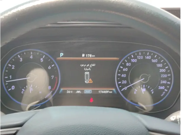 Car image 25