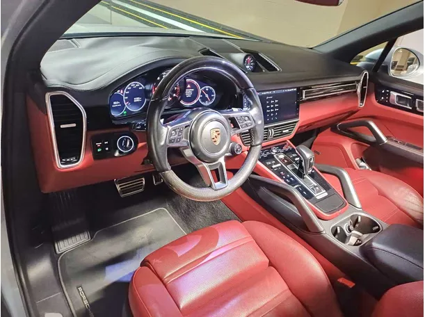 Car image 12