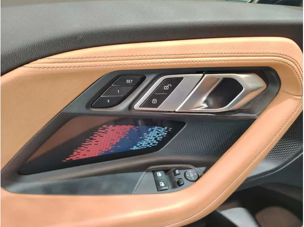 Car image 29