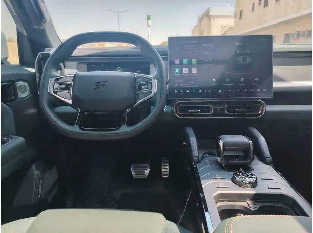 Car image 19