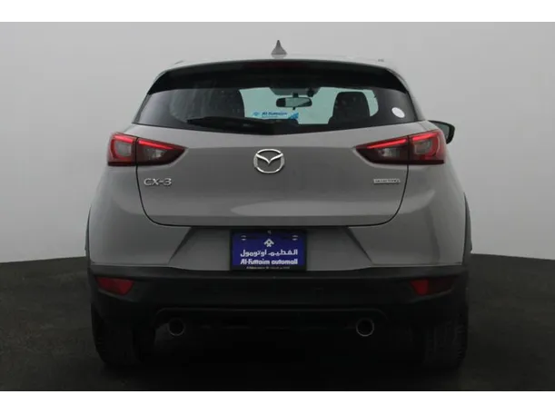 Car image 12
