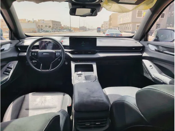 Car image 17