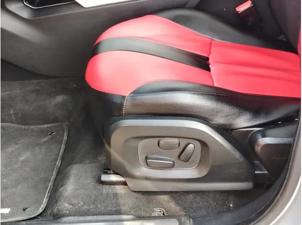 Car image 35