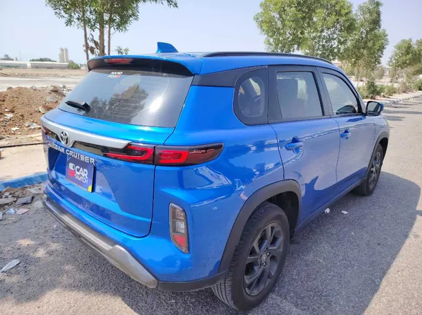 Car image 5
