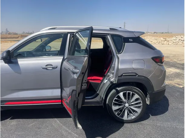 Car image 15