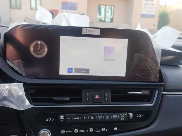 Car image 18