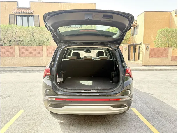 Car image 24