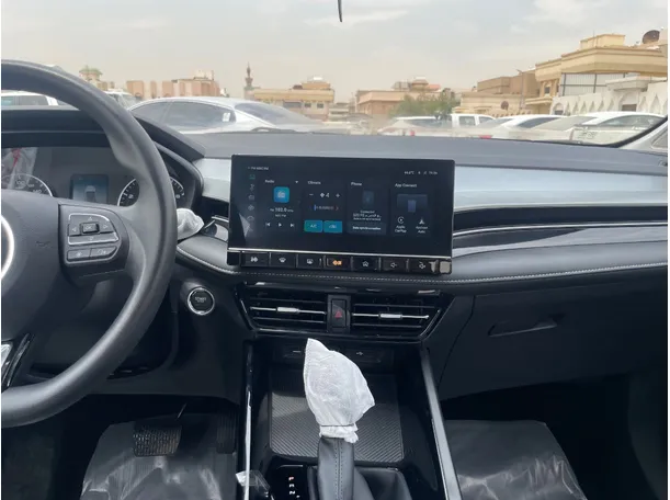 Car image 19