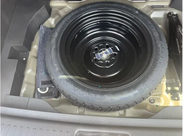 Car image 22