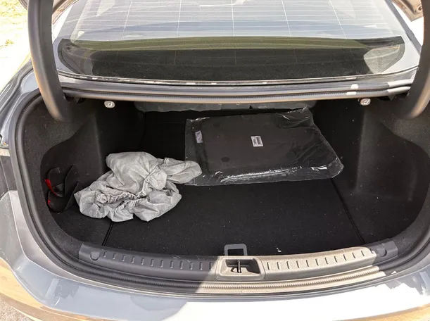 Car image 24