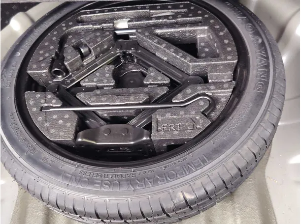 Car image 33