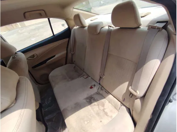 Car image 16