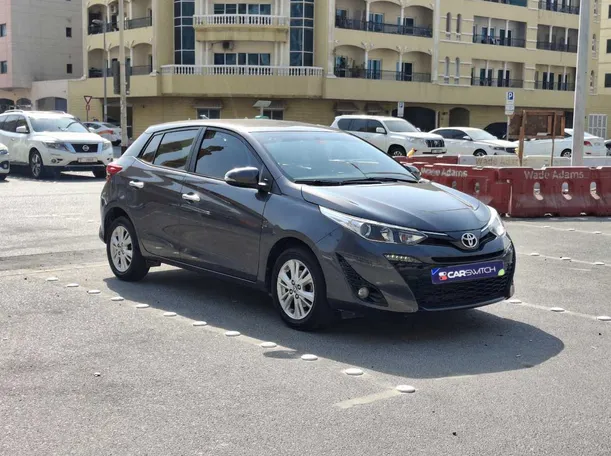 Car image 4