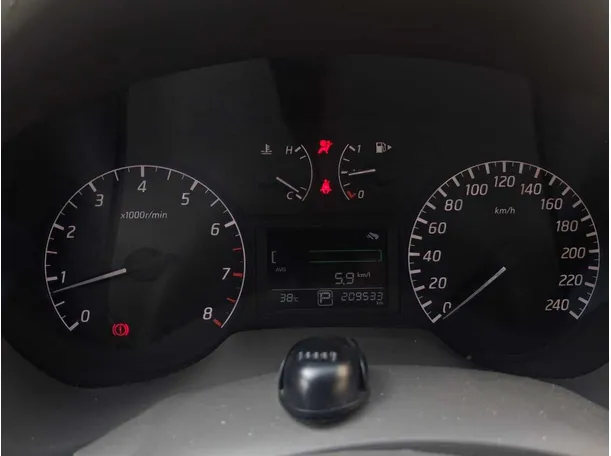 Car image 16