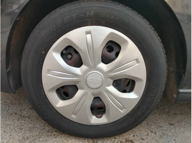 Car image 10