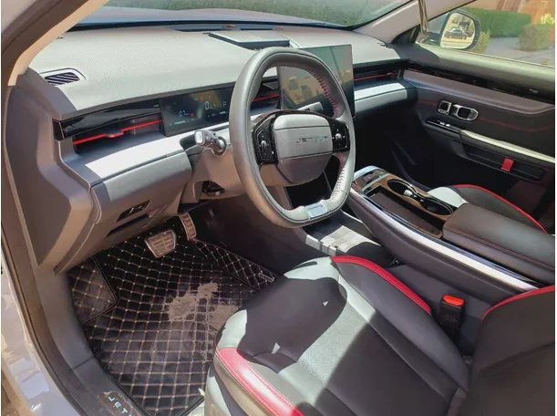 Car image 11