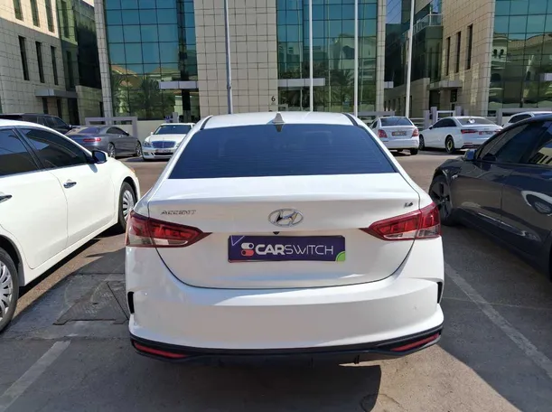 Car image 6
