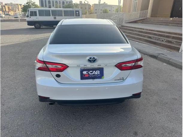Car image 6