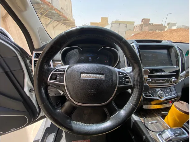 Car image 16