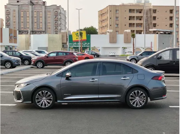 Car image 8