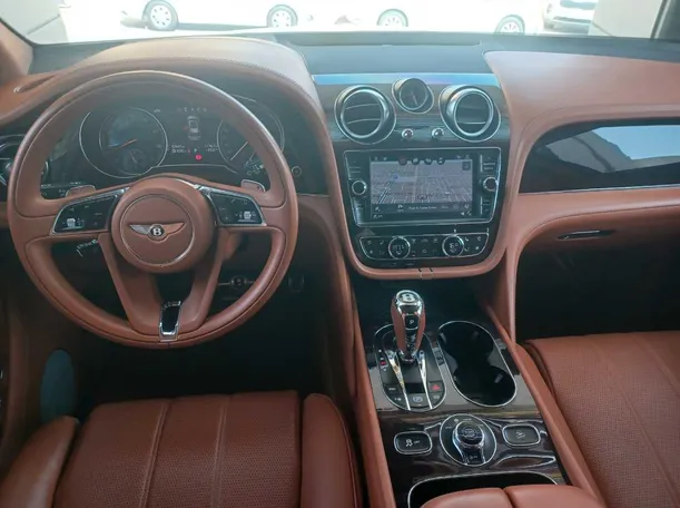 Car image 16