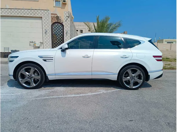 Car image 8