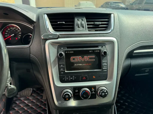 Car image 17
