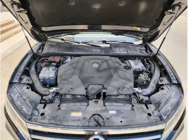 Car image 35
